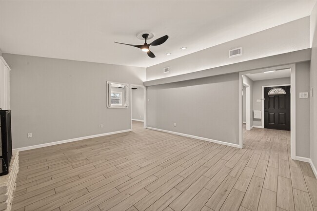 Building Photo - 4955 Wigton Dr