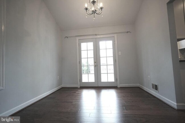 Building Photo - 322 Sugarland Run Dr