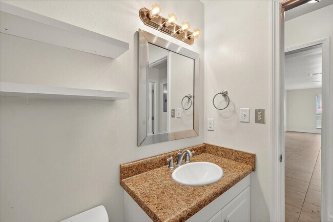 Building Photo - 898 Meginnis Ln