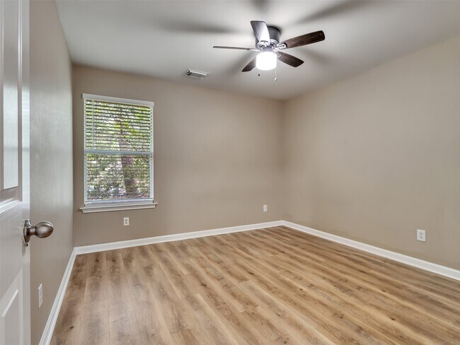 Building Photo - 34 W Sage Creek Pl