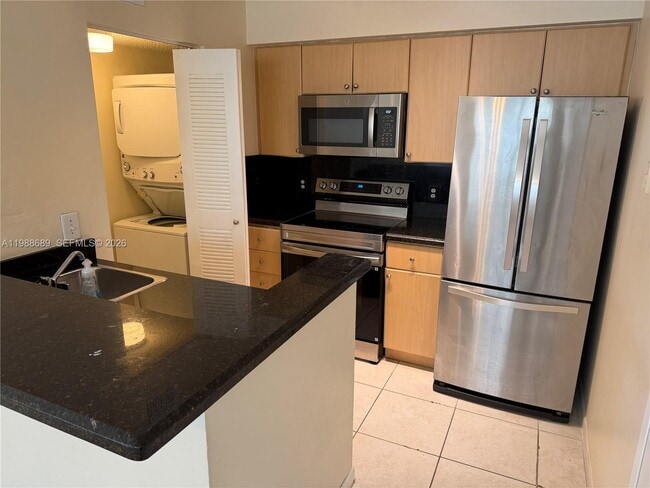 Building Photo - 550 S Park Rd