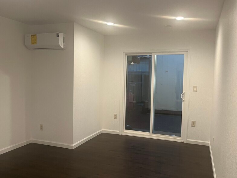 Building Photo - 27448 Lyford St