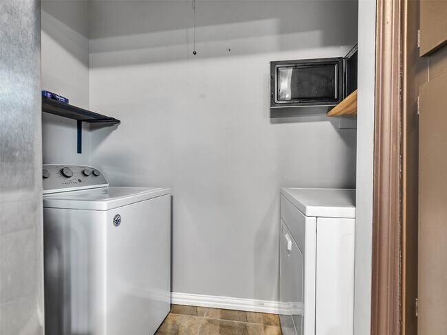 Building Photo - 1827 Polley Ct