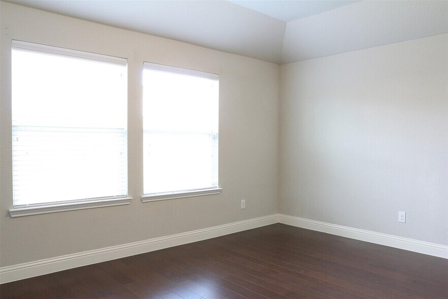 Building Photo - 1108 Kingston Ct