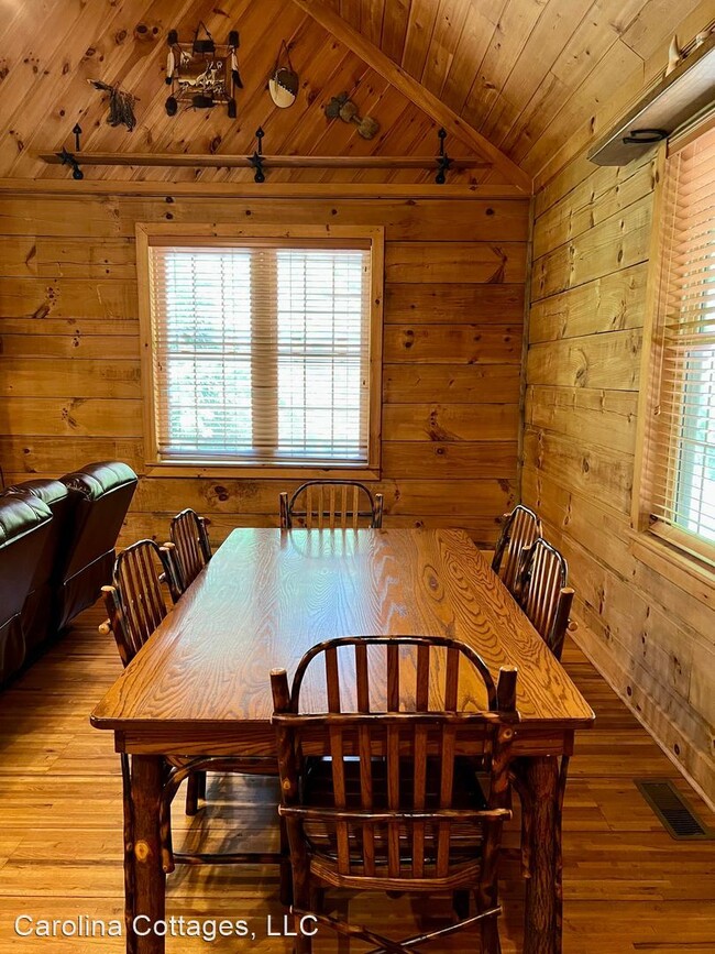 Building Photo - 3 br, 4.5 bath House - 3833 Deep Gap Road