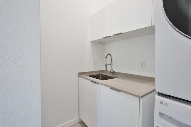 Building Photo - 3939 Higel Ave