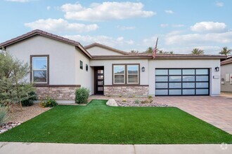 Building Photo - 51725 Pinnacle Vis Dr