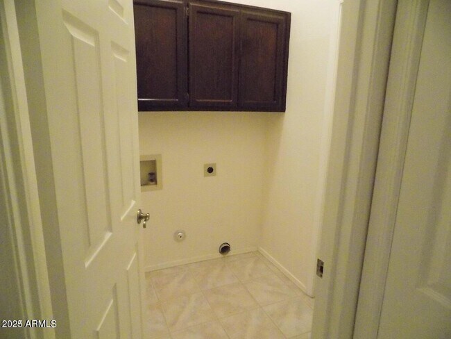 Building Photo - 9081 E Aster Dr