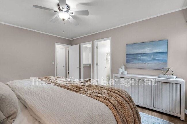 Building Photo - 18 Paddlecreek Ave