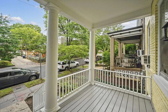 Building Photo - 310 Taylor St NW