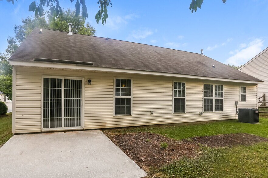 Building Photo - 2787 Island Point Dr NW