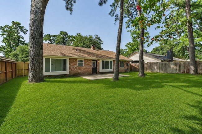 Building Photo - 9719 Halkirk St