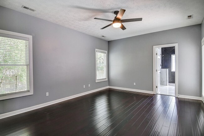 Building Photo - Tastefully Renovated Ranch in Hickory on q...
