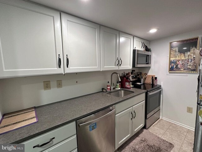 Building Photo - 1600 Prince St