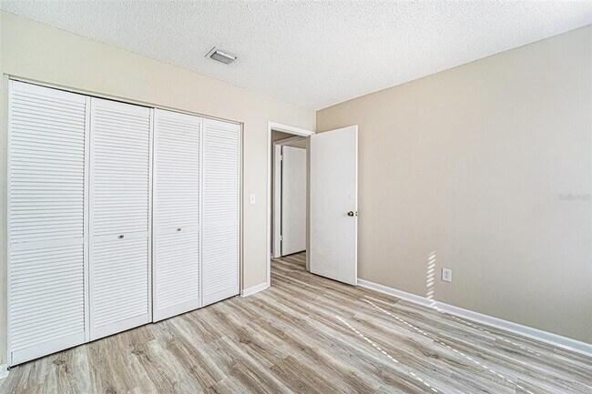 Building Photo - 10315 Fernbrook Ln