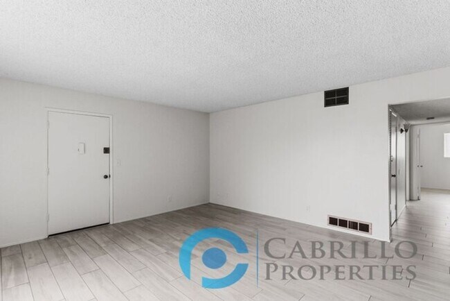 Building Photo - 4622 Hamilton St