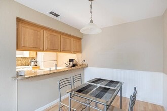 Building Photo - 5488 Roundtree Dr