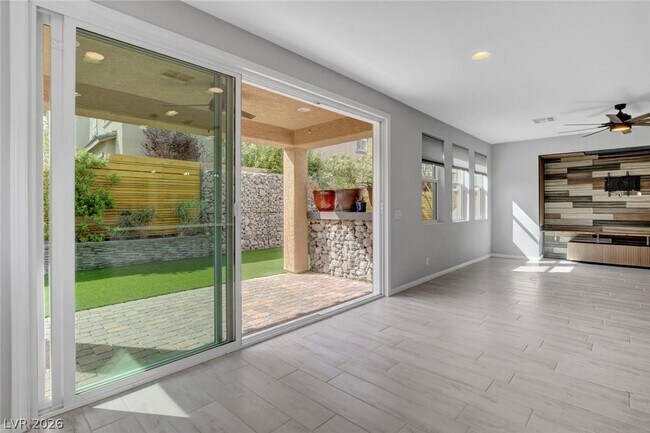 Building Photo - 8067 Tank Loop St