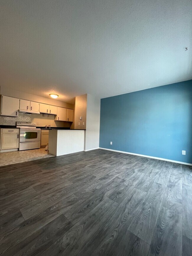 Building Photo - Spacious 2 Bedroom Apartment Near Mayo Clinic and Emplify Health