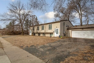 Building Photo - 3828 W 108th St