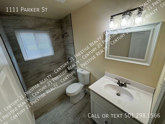 Building Photo - 1111 Parker St
