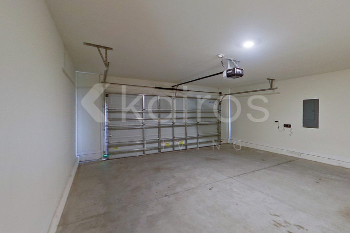 Building Photo - 8704 SW 44th Ct