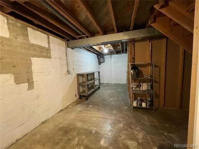 Building Photo - 1430 S Grape St