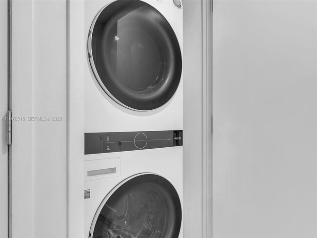 Building Photo - 488 NE 18th St