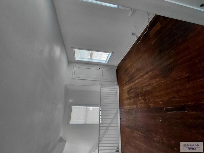 Building Photo - 521 N 9th St