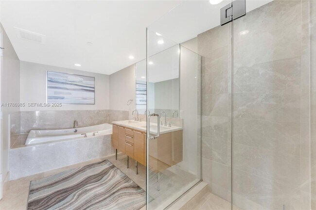 Building Photo - 17001 Collins Ave