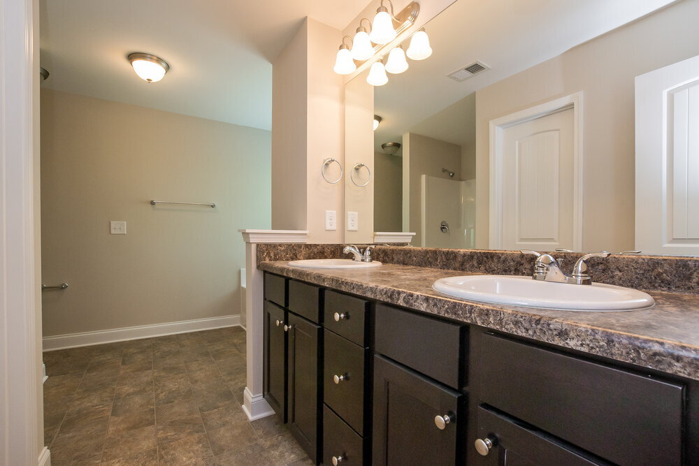 Building Photo - 593 Joneus Dr