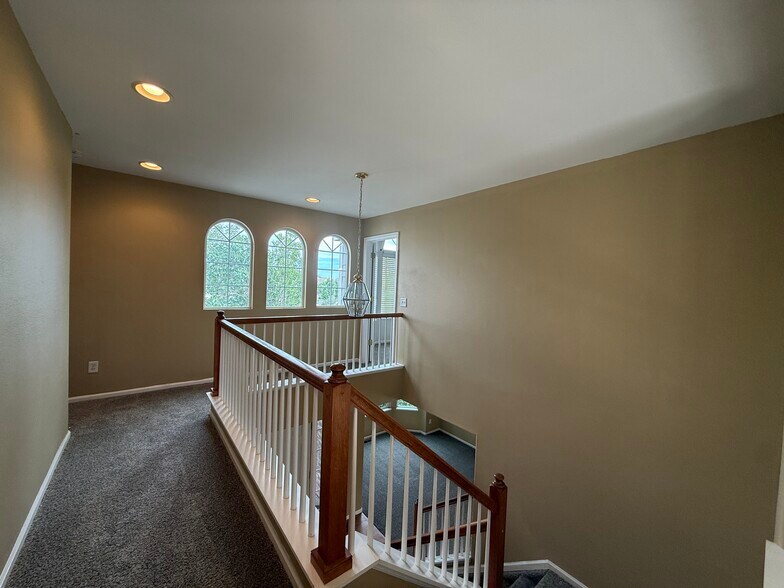 Building Photo - 4128 Ascendant Dr