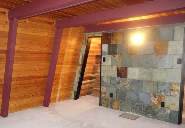 Building Photo - 2 Story 2 Bedroom 1 3/4 Bath Chalet Style ...