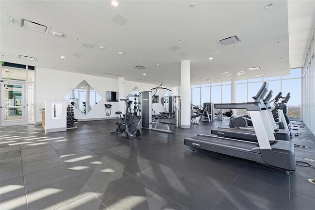 Building Photo - 777 3rd Ave N