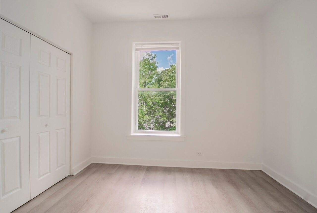 Building Photo - 1448 N Kedzie Ave