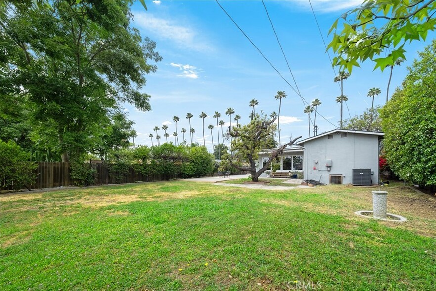 Building Photo - 740 Figueroa Dr