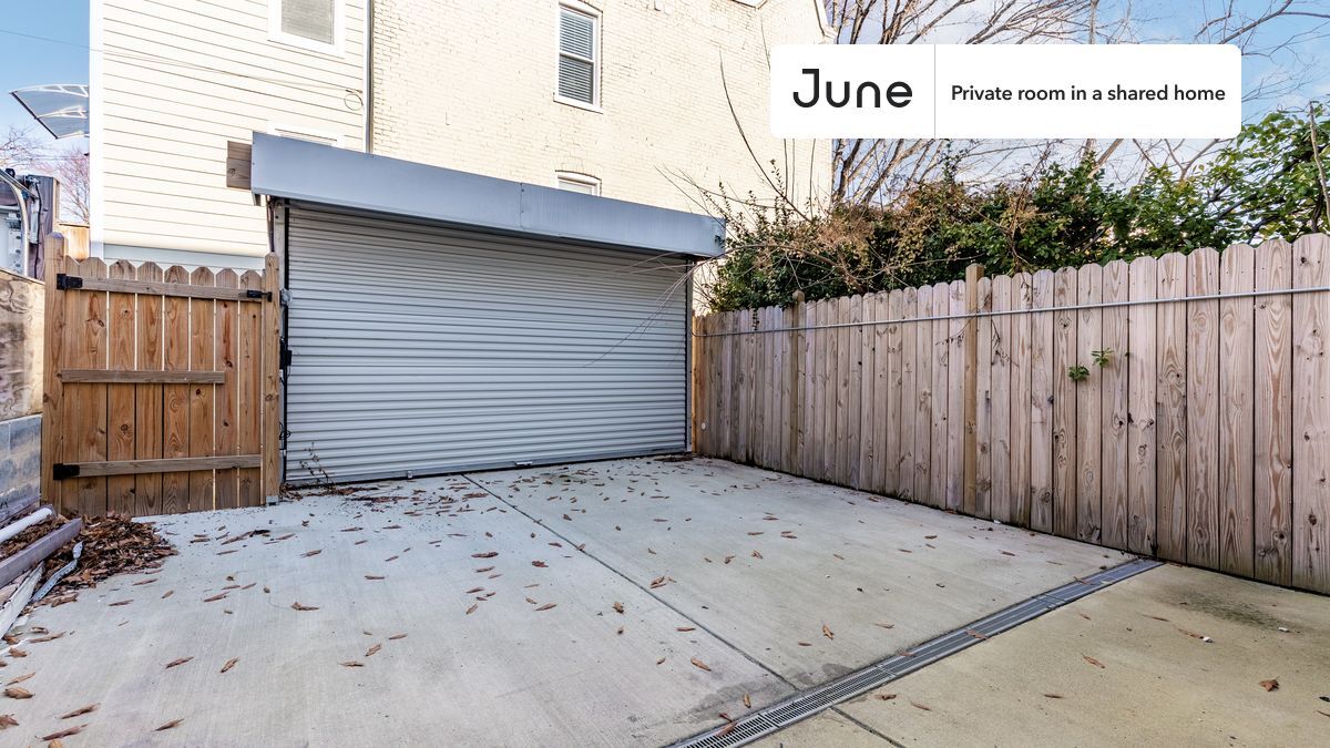 Building Photo - Room in Shared 4 bed/3.5 bath home