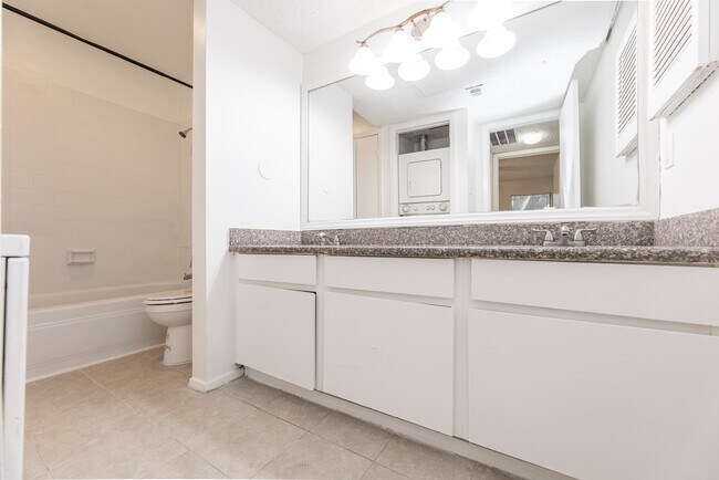 Building Photo - 10047 Westpark Dr