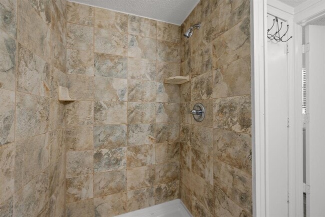 Building Photo - 303 Irma Dr