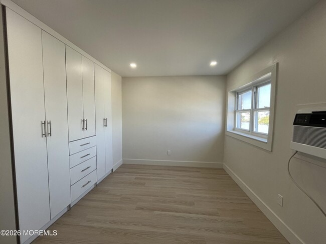 Building Photo - 1217 Ocean Ave N