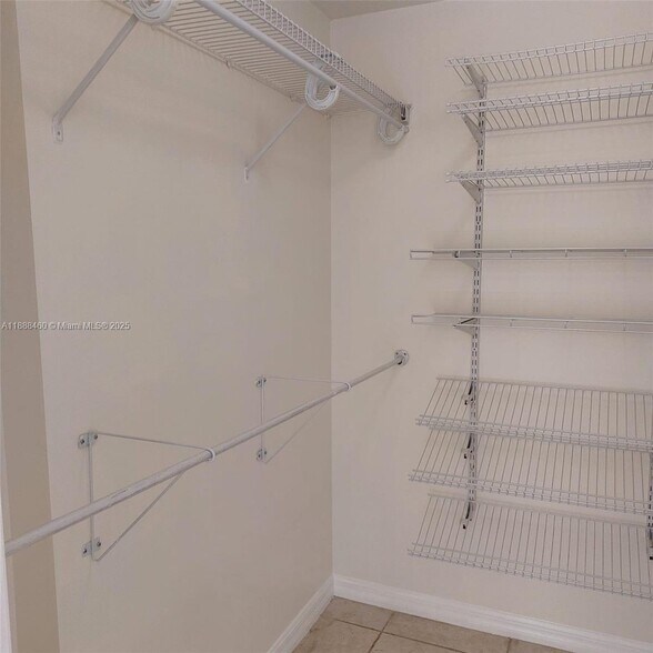 Building Photo - 2630 SW 28th St