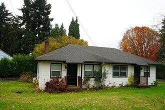 Building Photo - r3008unanderavev