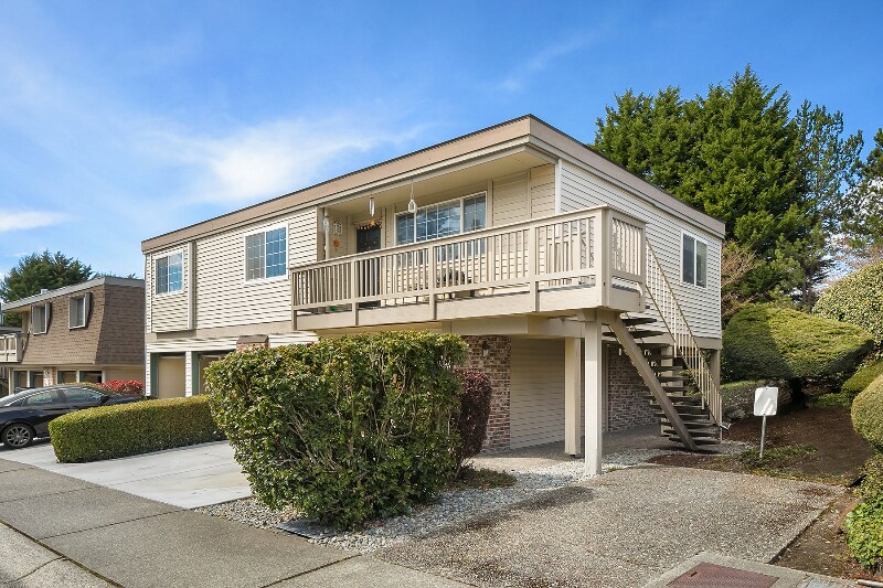 Building Photo - 14314 NE 7th Pl