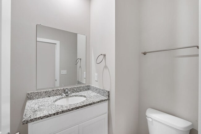 Building Photo - 5120 N Cypress St