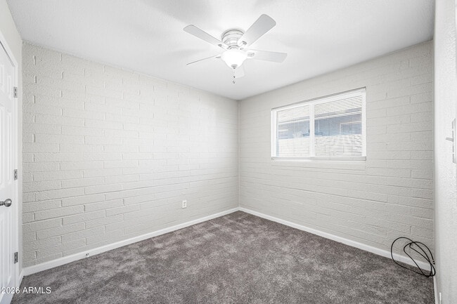 Building Photo - 837 E Alice Ave