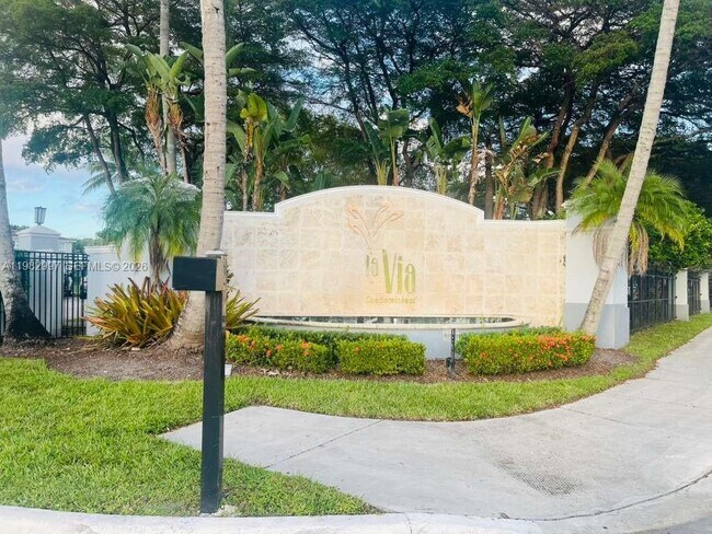 Building Photo - 150 NW 96th Ave