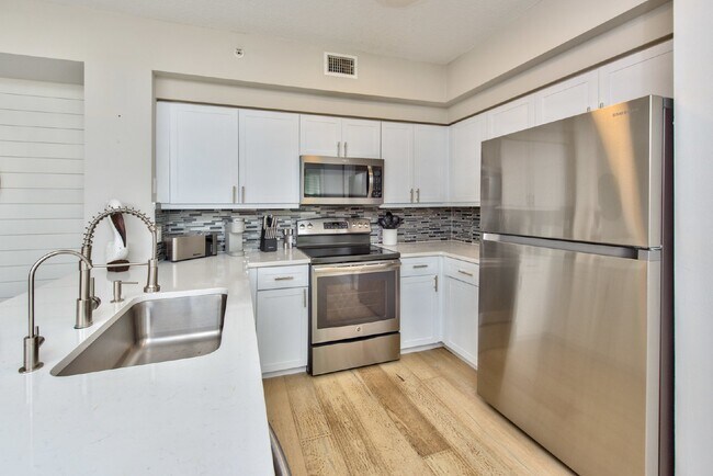 Building Photo - Furnished condo at Reserve of Naples