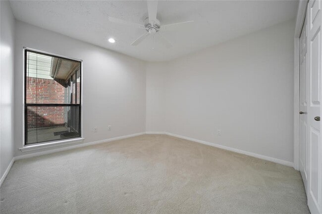 Building Photo - 14127 Highcroft Dr