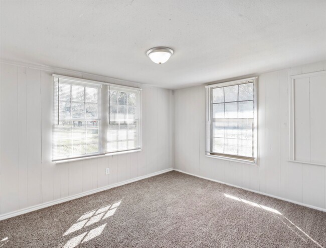Building Photo - 741 Vine St