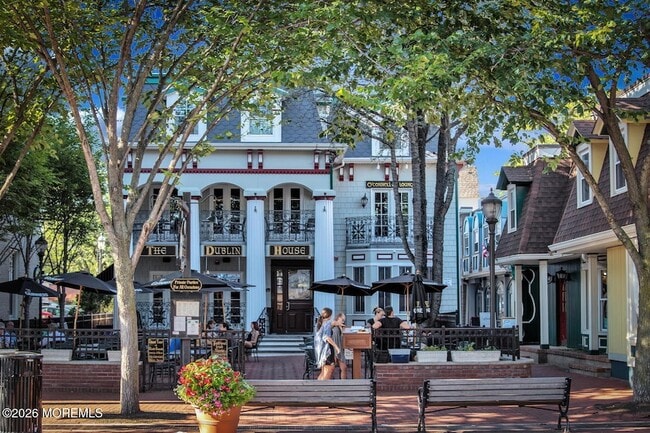 Building Photo - 119 Manor Dr